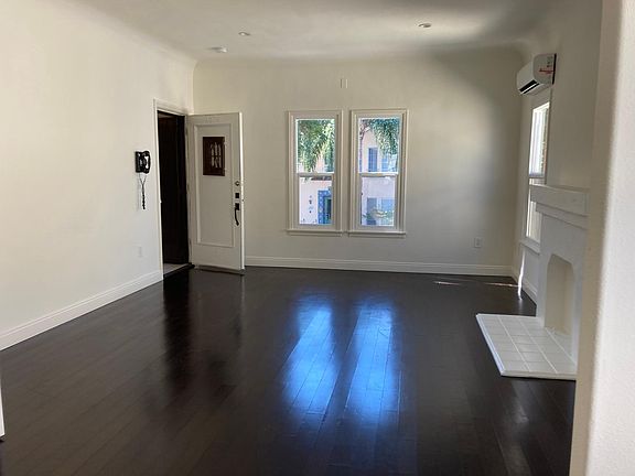 2nd image of 456 1/2 N Genesee Ave