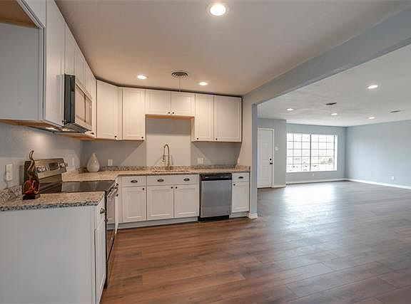 3rd image of 1008 Owenwood Dr
