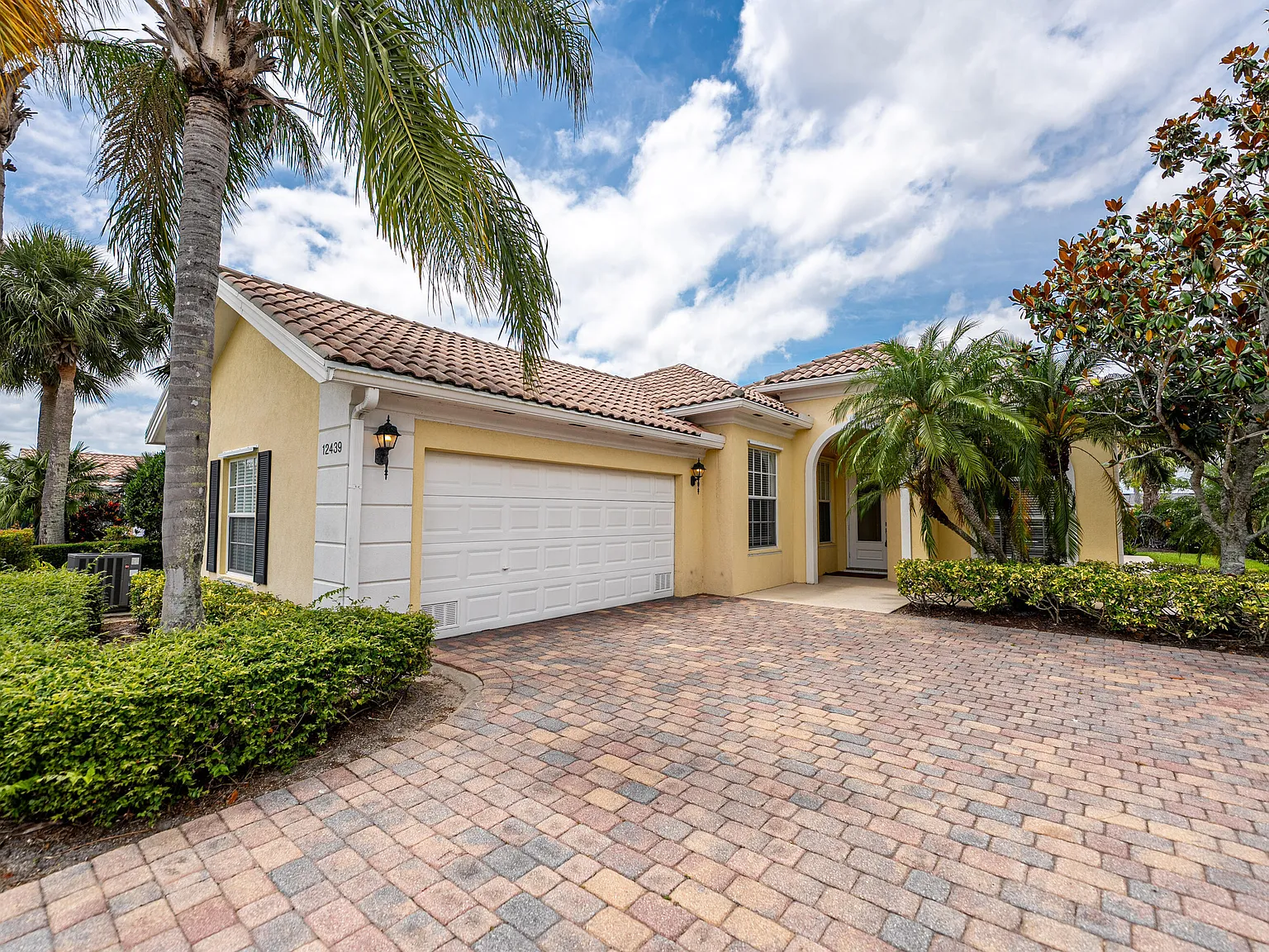 3 bed, 2.0 bath, 2000 sqft, $3,250 — Photo 3
