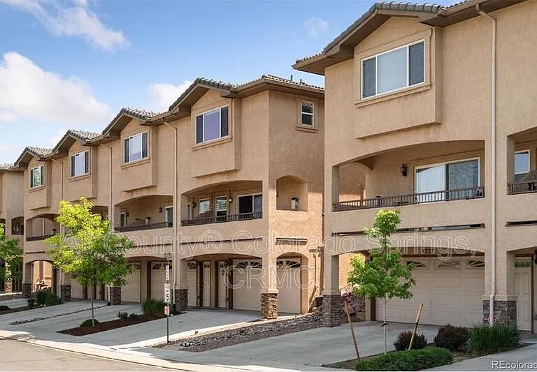 4719 Iron Horse Villas Point — Photo 1