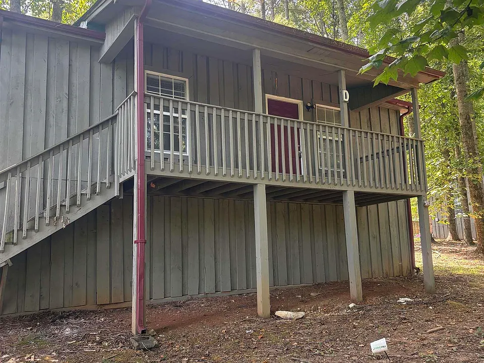 103 Hillcrest Ct