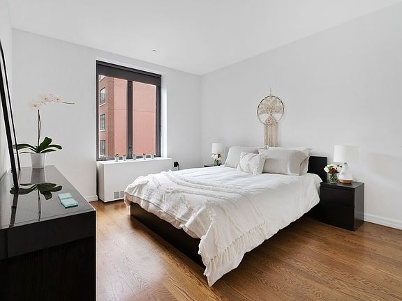 4th image of 643 E 11th St APT 5b