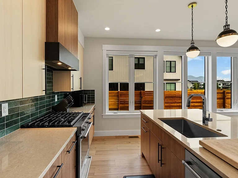 1503 Scotch Pine Ln — Photo 19