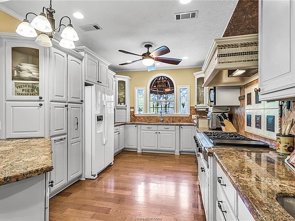 4th image of 3808 Stillmeadow Dr