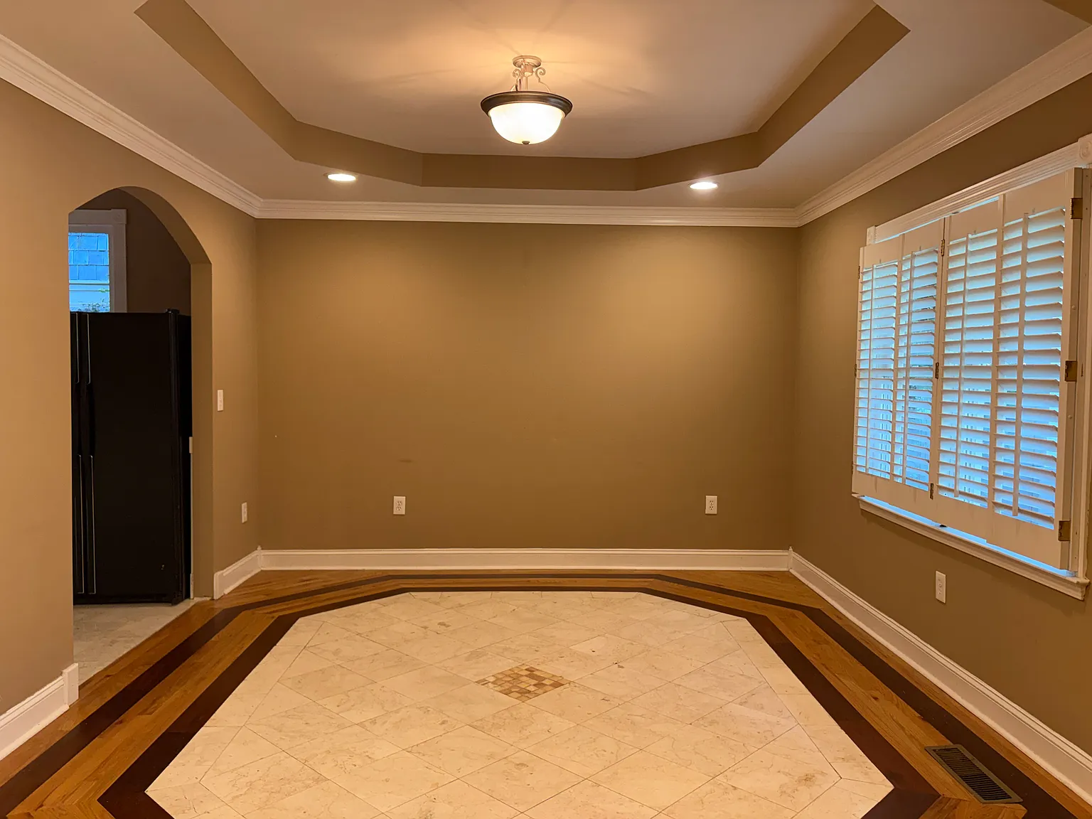 5 bed, 5.5 bath, 3446 sqft, $5,500 — Photo 4