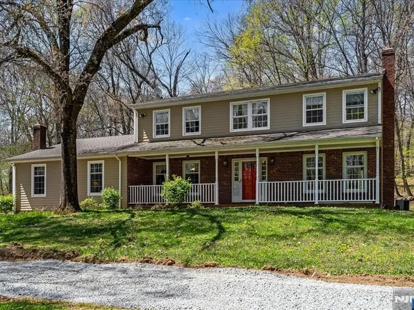 6 Fleming Ct, Long Valley, NJ 07853