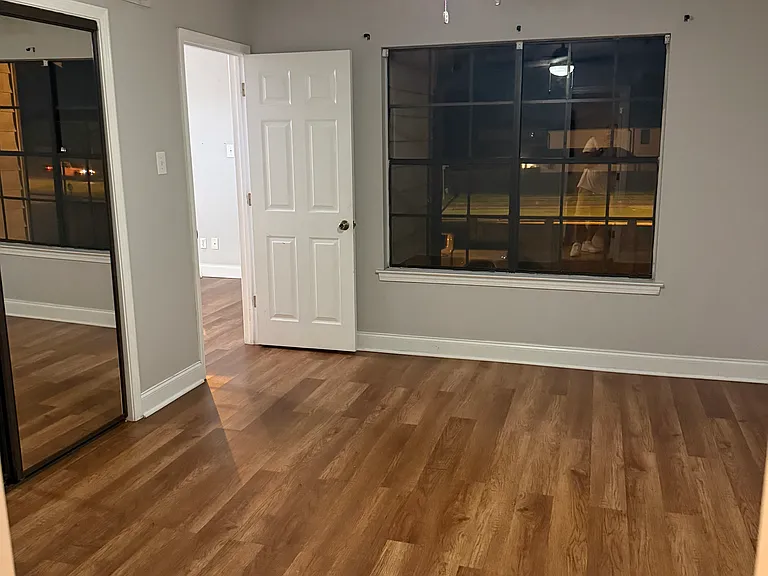 2900 Manhattan Blvd #104 — Photo 8
