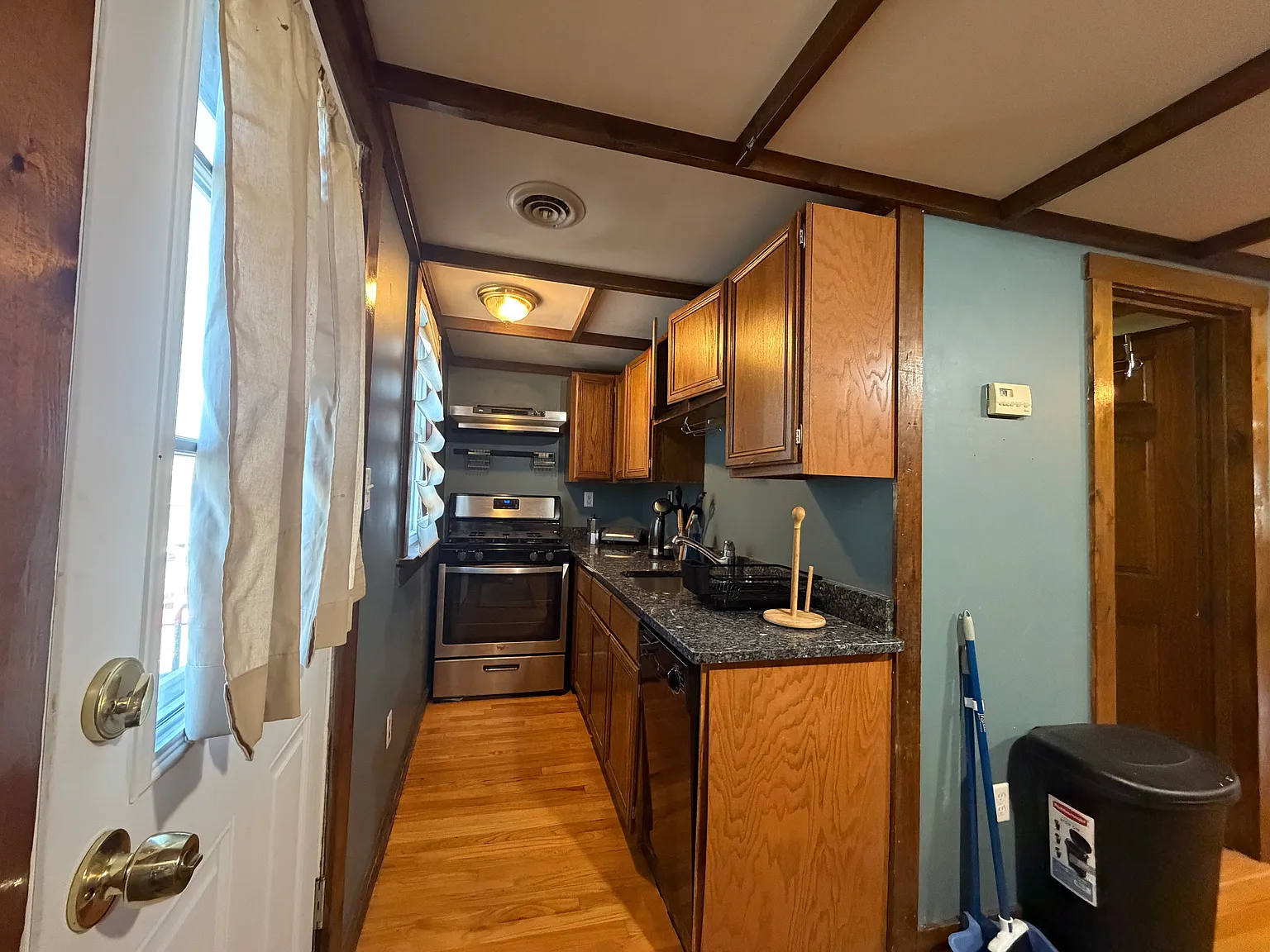 2 bed, $3,100 — Photo 4