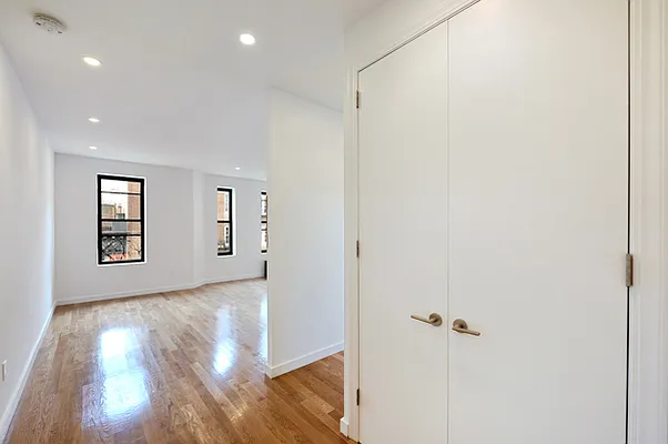 Rented by Aether Property Group | media 29