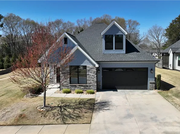 108 Stanbury Dr, Clemson, SC 29631