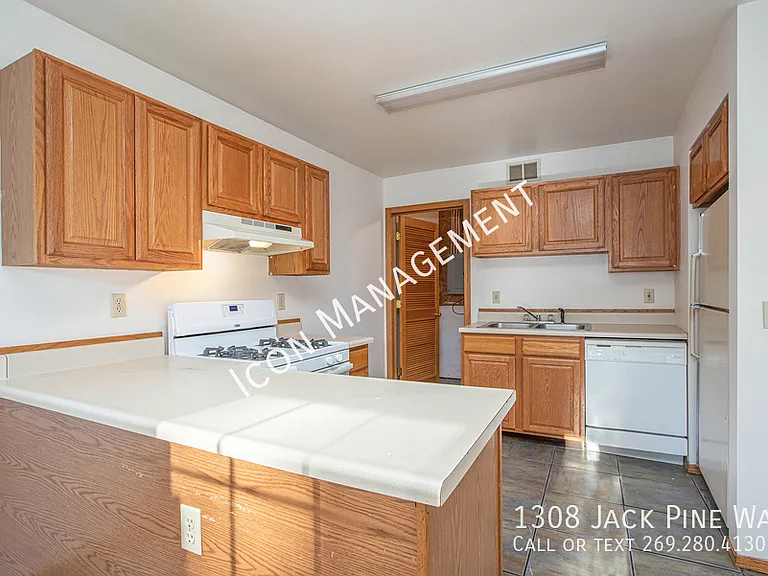 1308 Jack Pine Way — Photo 5