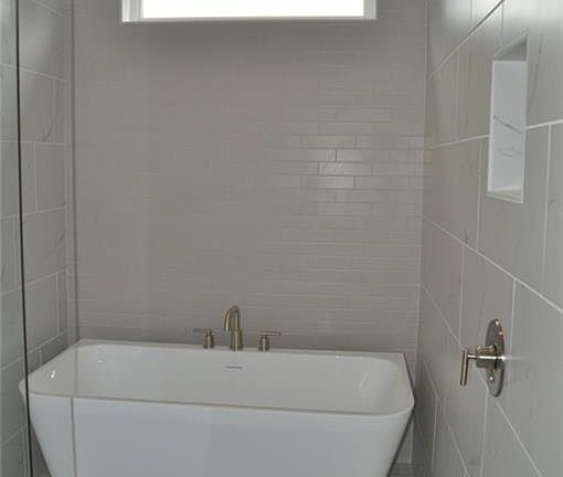 4th image of 241 White St NW