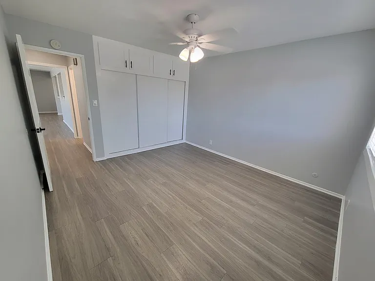 Marquis Apartments — Photo 51