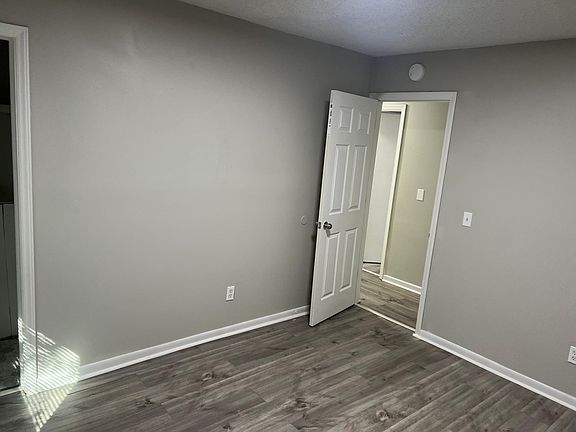 5th image of 182 Chartwell Rd