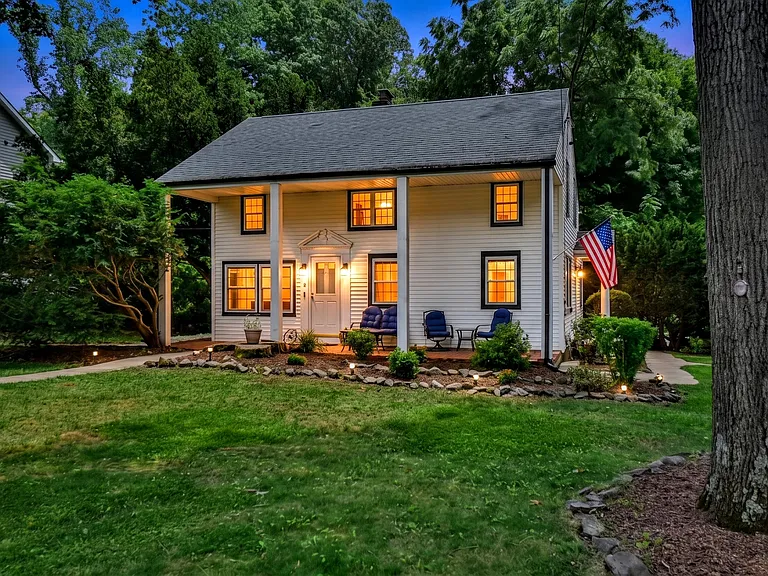 6 Standish Ln — Photo 28