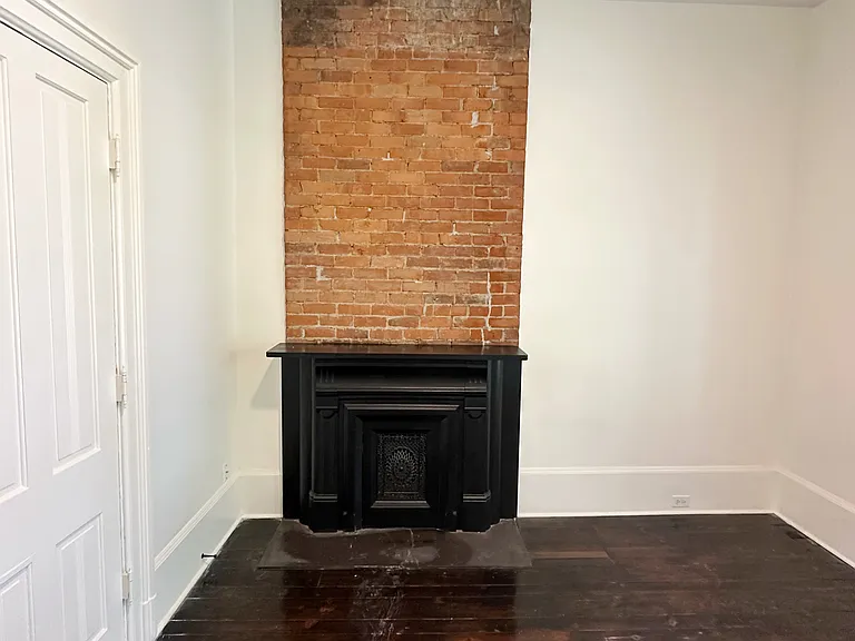 930 Summit Ave #2 — Photo 9