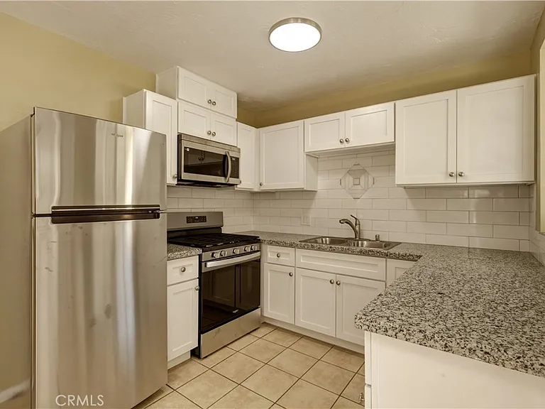 17723 Horace St — Photo 2