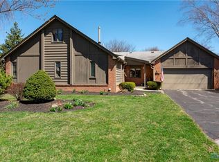 17 Abbey Rd, Perrysburg, OH 43551