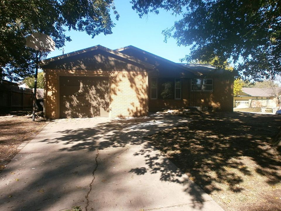 1st image of 1400 N Community Dr