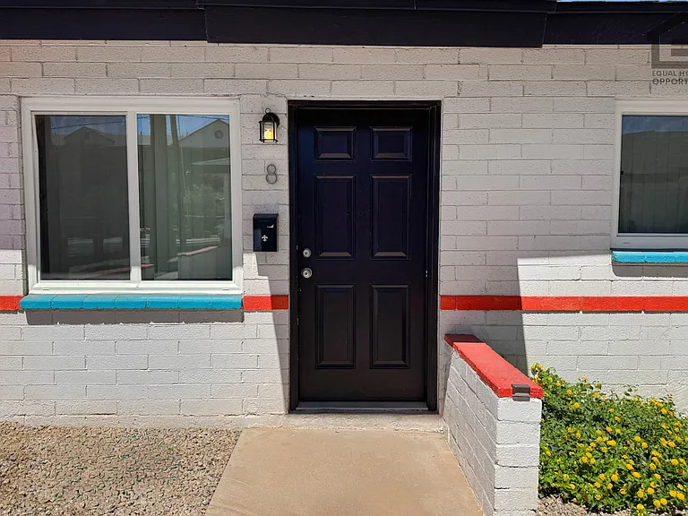 1342 E Willetta St — Photo 12