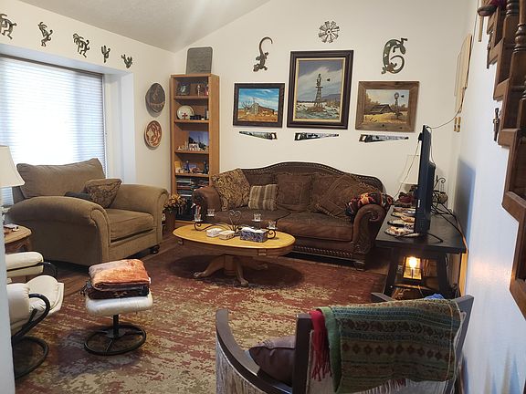 2nd image of 1055 Olympia Cir NE