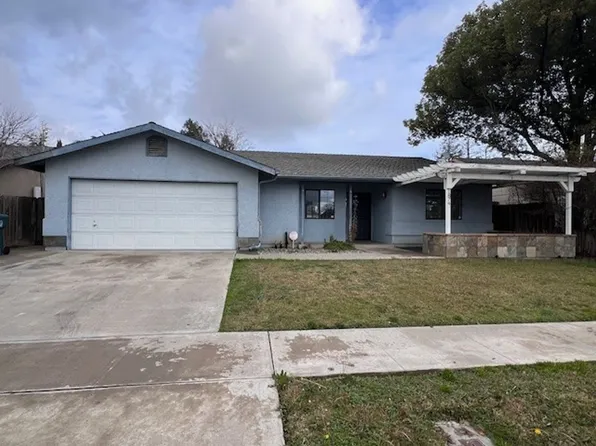 1874 E Bridger Ave, Tulare, CA 93274