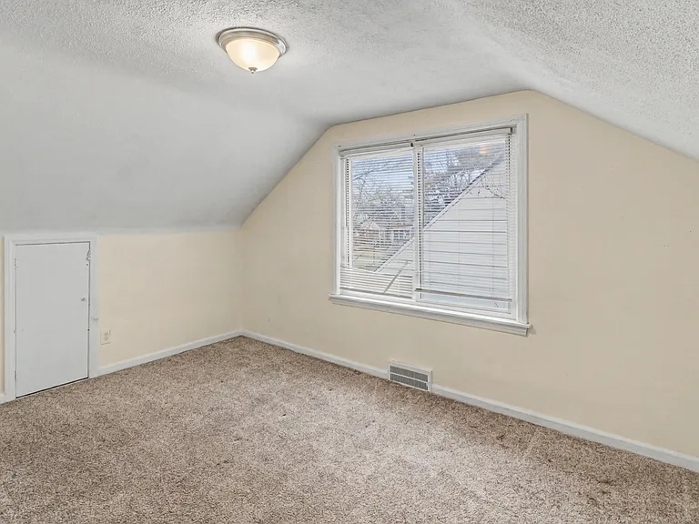 8920 Esper St — Photo 5