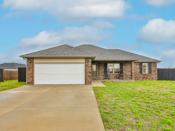 4699 S 125th Road, Bolivar, MO 65613