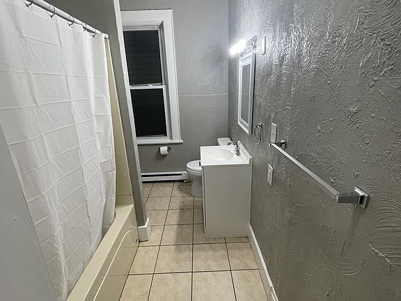 4th image of 528 Turney St #1
