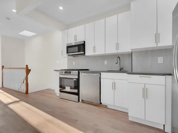 355 East 51st Street image 11 of 12