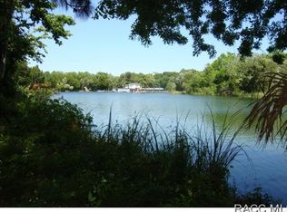 1229 N Circle Dr, Crystal River, FL 34429