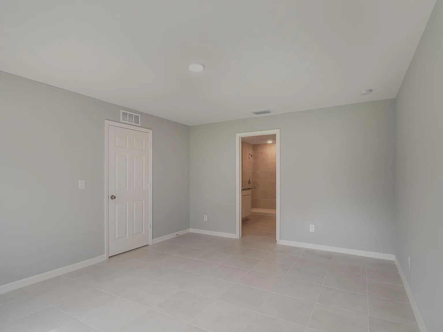 4 bed, 1810 sqft, $2,399 — Photo 4