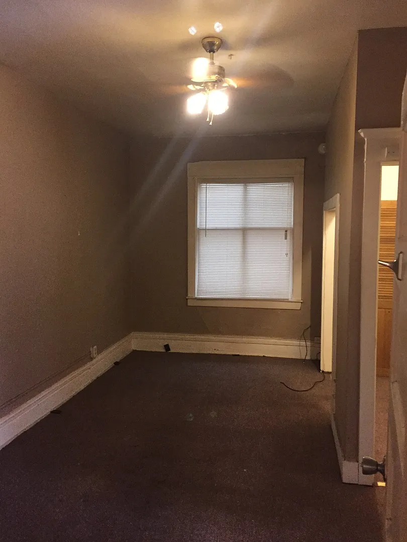 1 Bedroom With Den 1 Bath On The West Side Of Saint Paul Heat Included — Photo 3