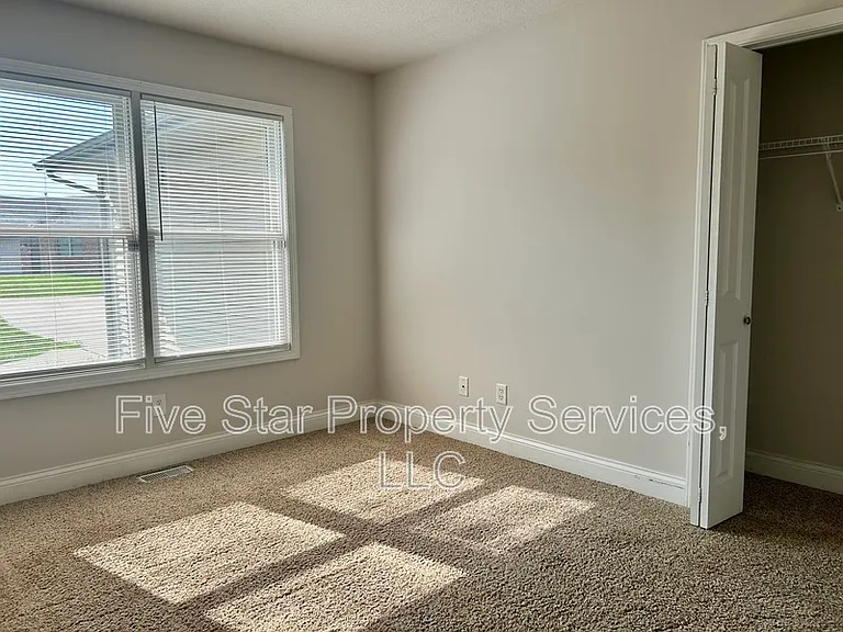 1420 School House Ln — Photo 9