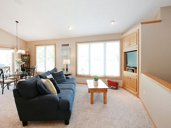 4th image of 7132 Pine Oak Ln