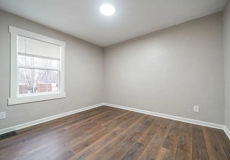771 E Tulane Rd — Photo 12