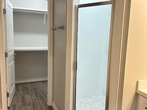 5th image of 2605 W Israel Ave #1