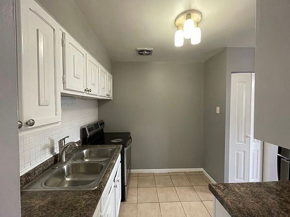 4th image of 5920 N Kenmore Ave APT 203