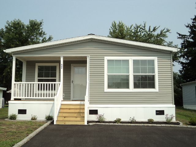 Exterior Image-13-Titan by Champion 12 D R Village