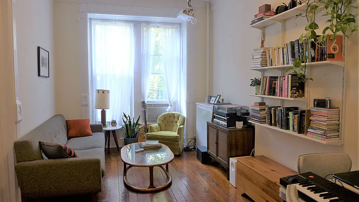 Rented by Garfield Realty  | media 31