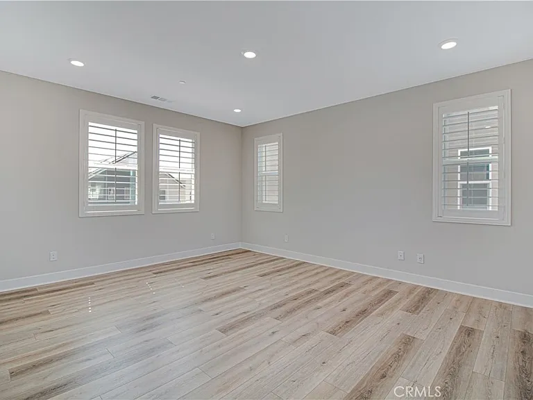 27031 California Ct — Photo 17