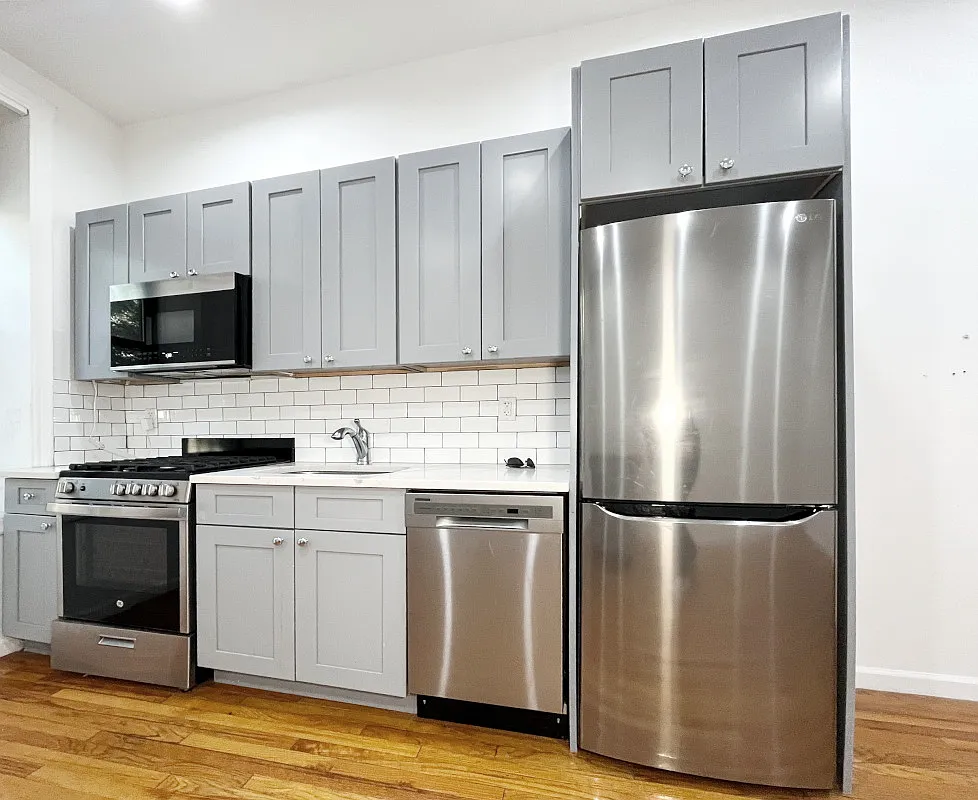 350 Bedford Avenue — Photo 4
