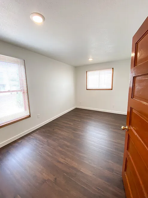 2 bed, 800 sqft, $1,799 — Photo 2