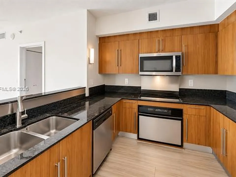 335 S Biscayne Blvd #CU-1601