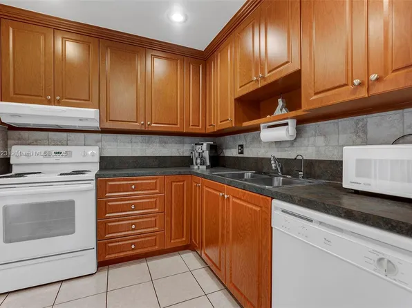 4270 NW 40th St APT 312, Fort Lauderdale, FL 33319