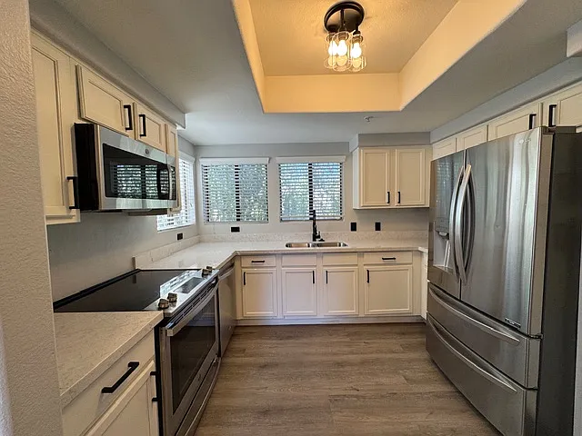 3 bed, 1220 sqft, $2,500 — Photo 1