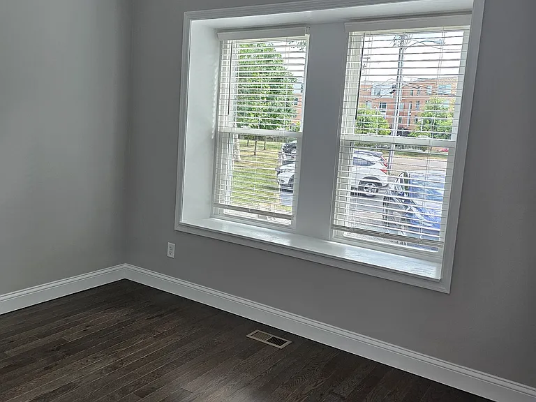 6250 Clemens Ave #1W — Photo 17