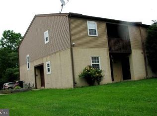 211 Dean Dr, Perkasie, PA 18944