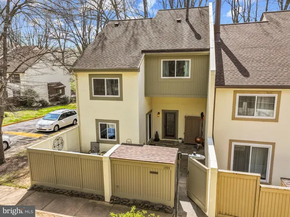 1593 Inlet Ct, Reston, VA 20190