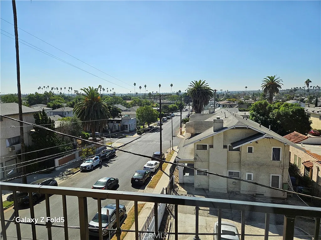 4 bed, 1400 sqft, $3,900 — Photo 3